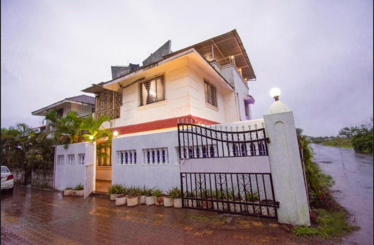 Laughtale Villa 4Bhk Swimming Pool ロナバラ エクステリア 写真