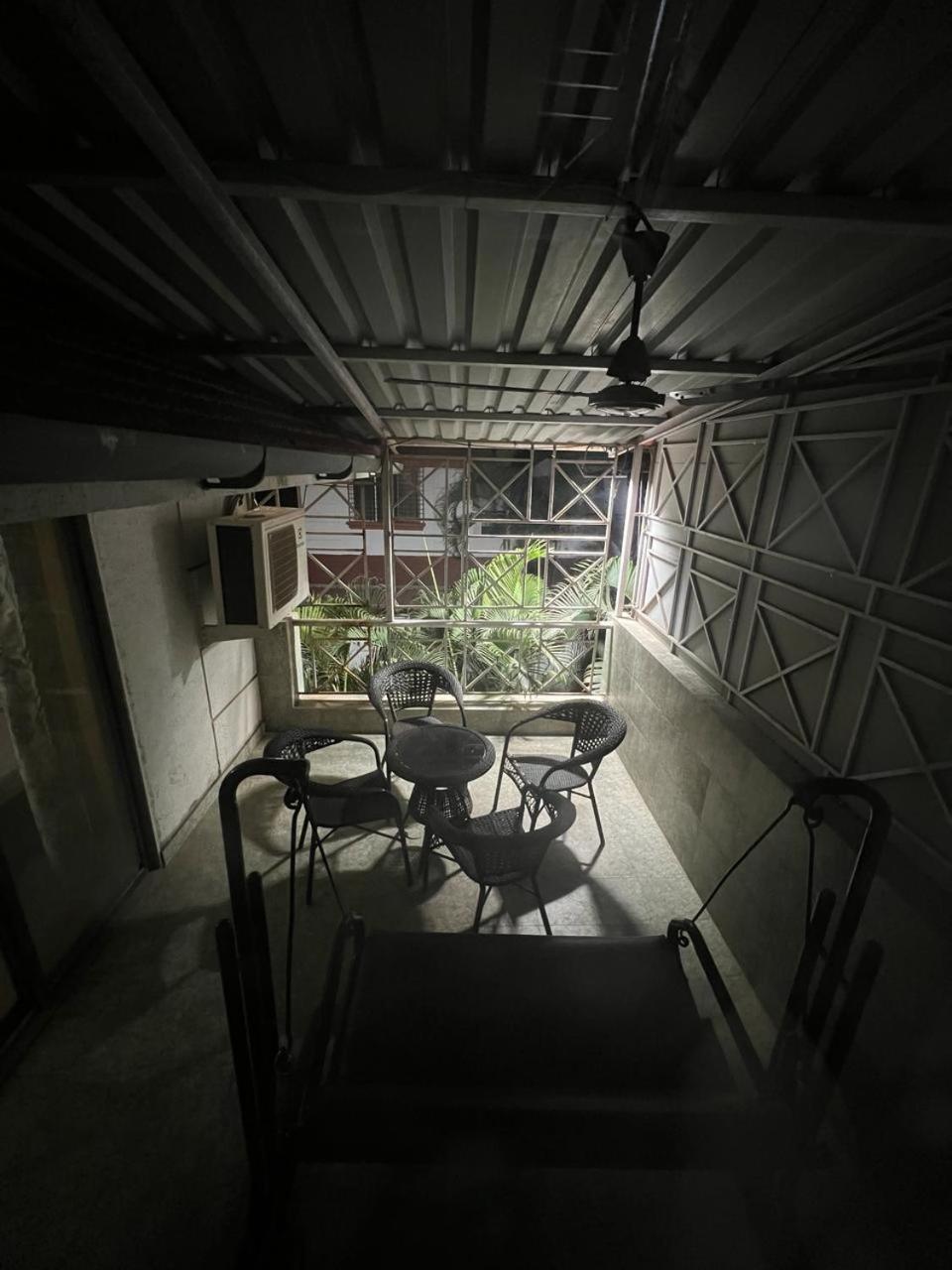 Laughtale Villa 4Bhk Swimming Pool ロナバラ エクステリア 写真